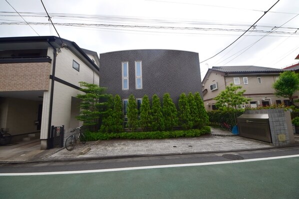 パラディ成城の物件外観写真